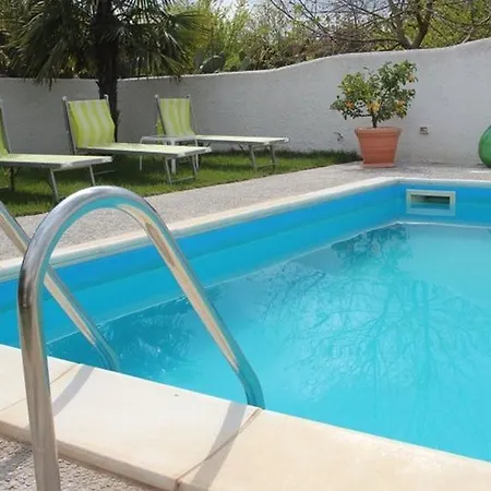 Trullo Iris Vila